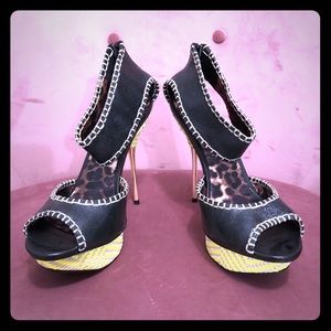 Betsey Johnson, brand new shoes